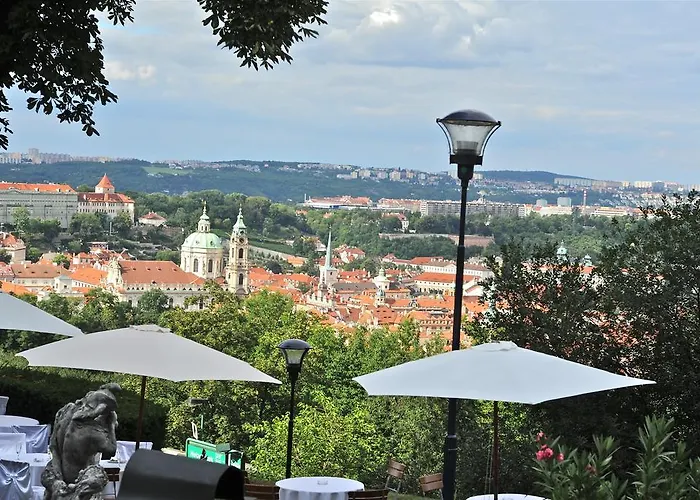 Apartamento Nebozizek A Restaurant Praga