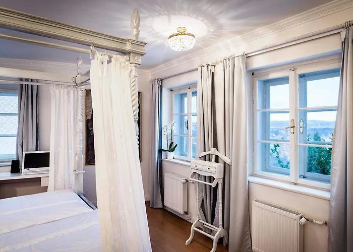 Apartamento Nebozizek A Restaurant Praga