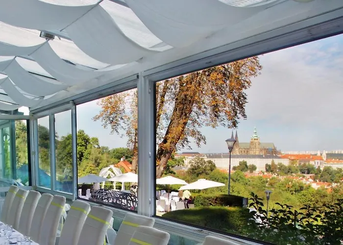 Apartamento Nebozizek A Restaurant Praga