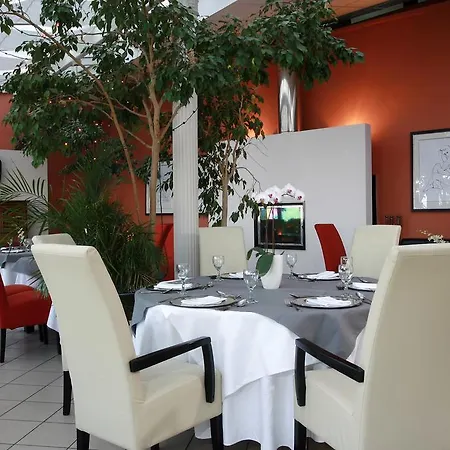 Apartment Nebozizek A Restaurant