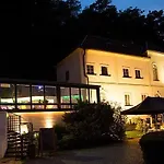 Lägenhet Nebozizek A Restaurant Prag